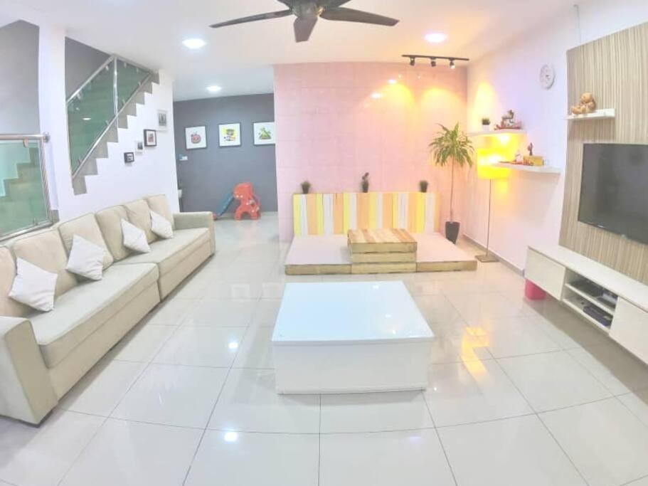 Holiday home Arang Homestay14pax 4room *